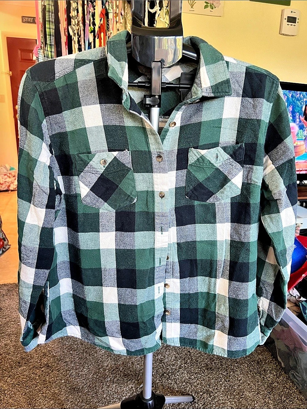 Gander Mountain Guide Series Plaid Cotton Shirt in Green & Black XL Like New